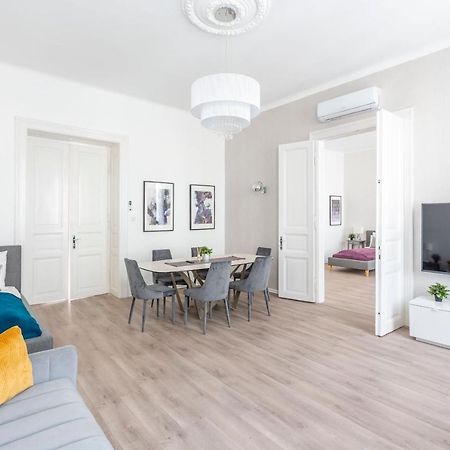 Exclusive Downtown Apartment In The Heart Of Budapest Exterior photo