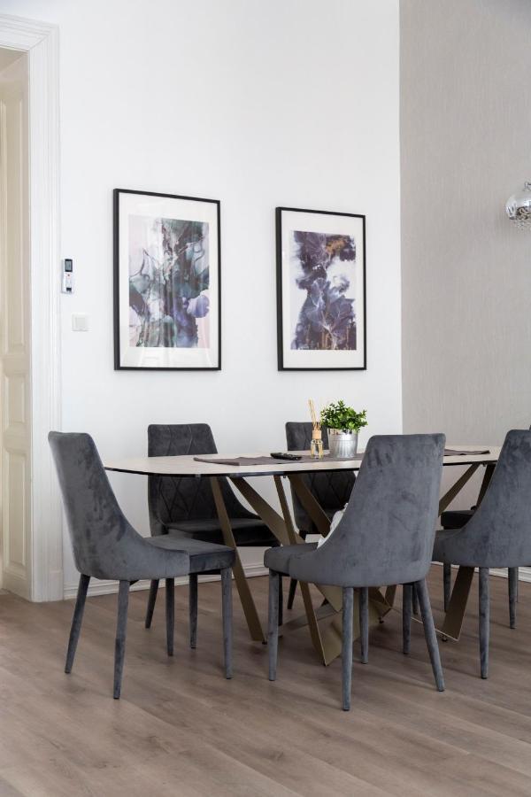 Exclusive Downtown Apartment In The Heart Of Budapest Exterior photo